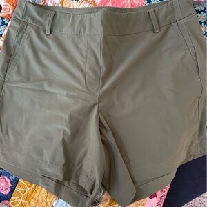 SPANX Sage Flat Front Performance Shorts
